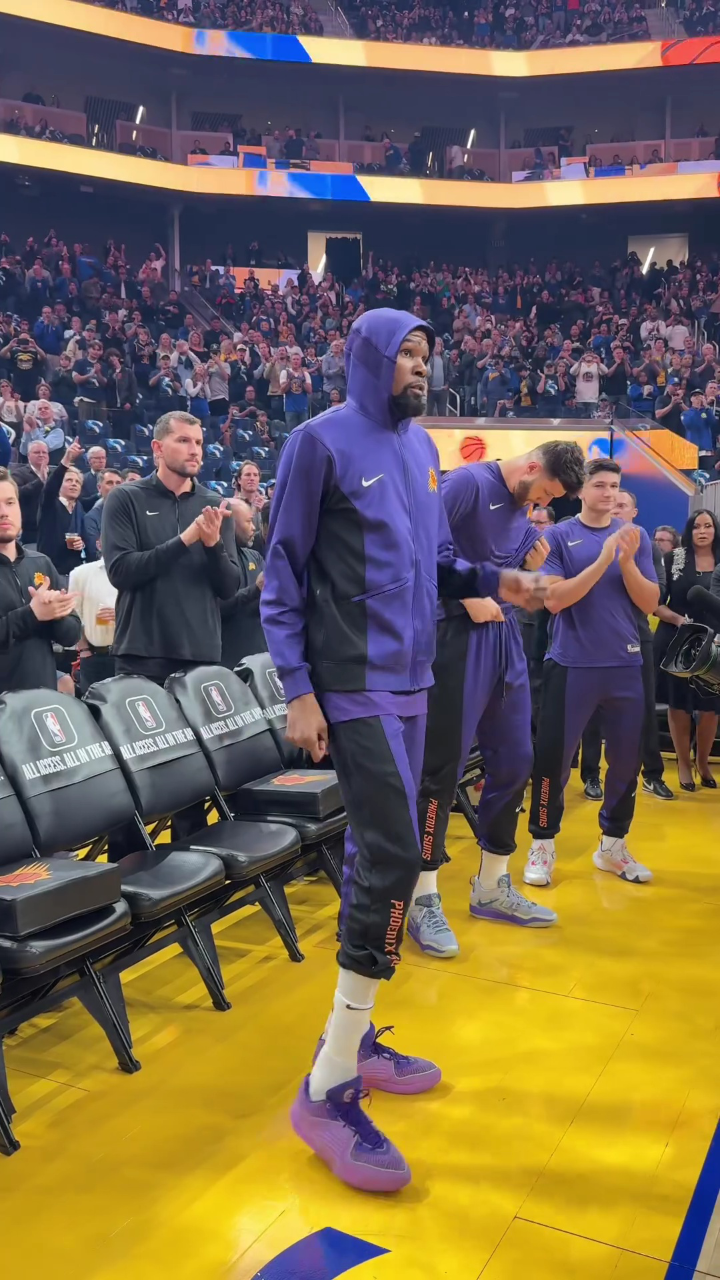 九游体育-杜兰特迎来二十赛季出色发挥，巴黎圣日耳曼观众热烈欢呼！-九游体育